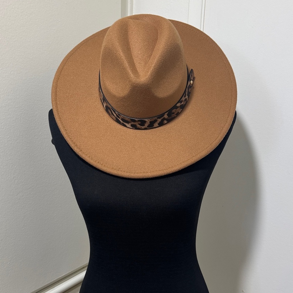 Stylish Tan Fedora with Leopard Band